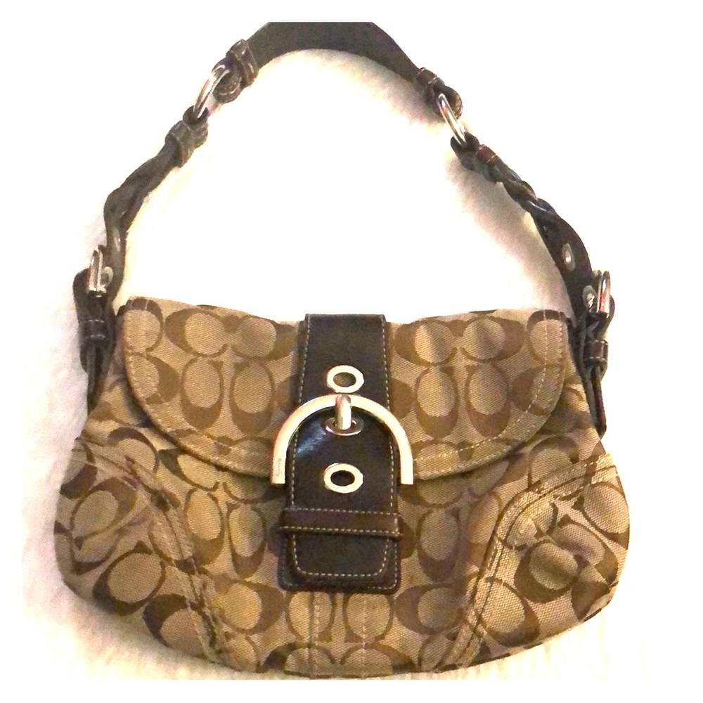Iconic Coach logo shoulder mini bag.